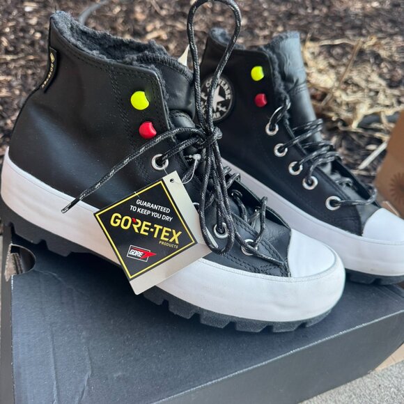 NWT Women's Converse Chuck Taylor Lugged Winter Hi Boot 569556C/ 7,5 - Picture 2 of 9